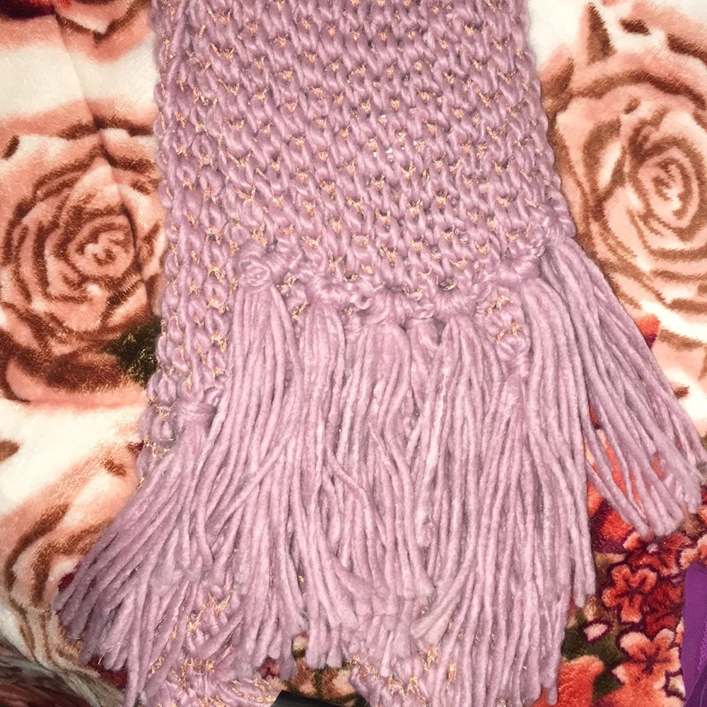Pink scarf - Picture 2 of 3